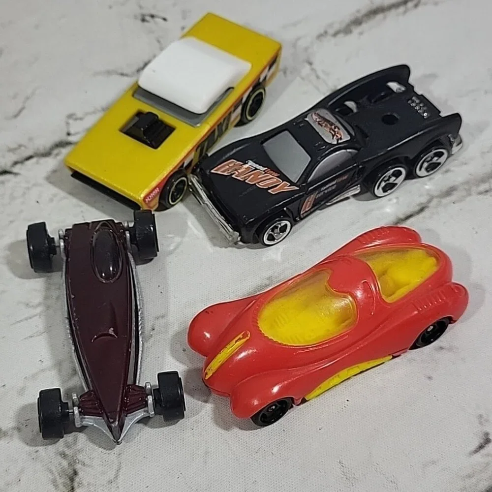 Hot Wheels Lot Of 33 Race Cars Hot Rods Trucks Die-Cast Vehicles Rolling Figures